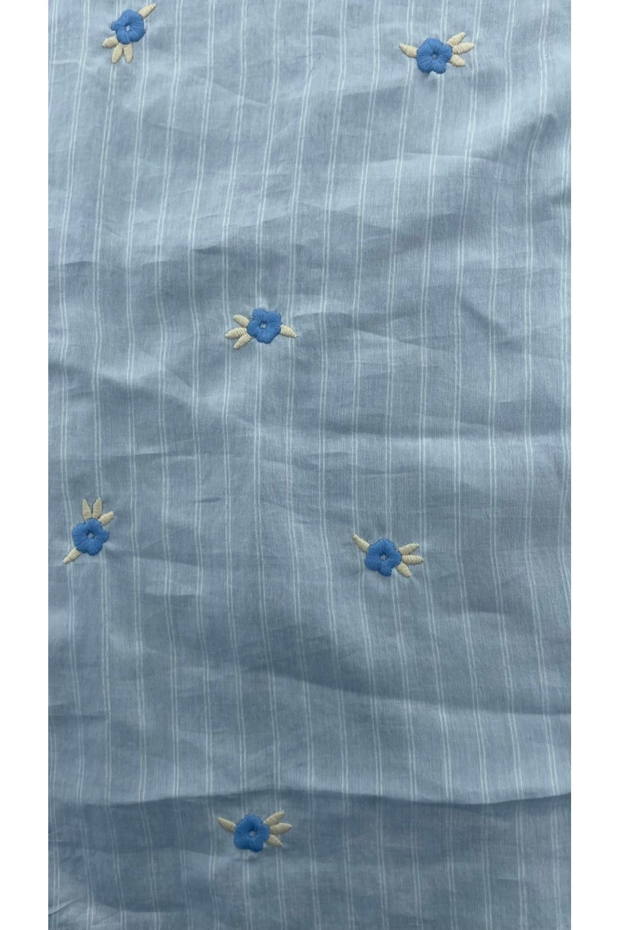 19666 KUMAŞ/YERLİ/LEZ/TENCEL NAYLON POLYESTER/ÇİZGİLİ/NAKIŞLI/MAVİ ZEMİN/150 CM