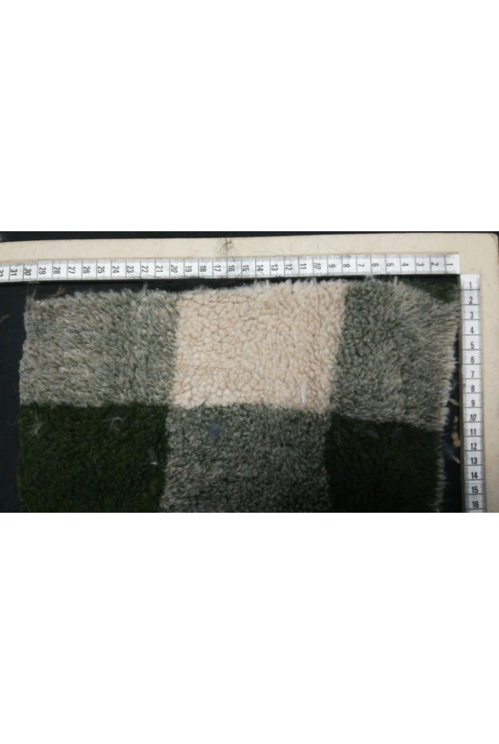 Ekoseli Siyah Peluş Kumaş