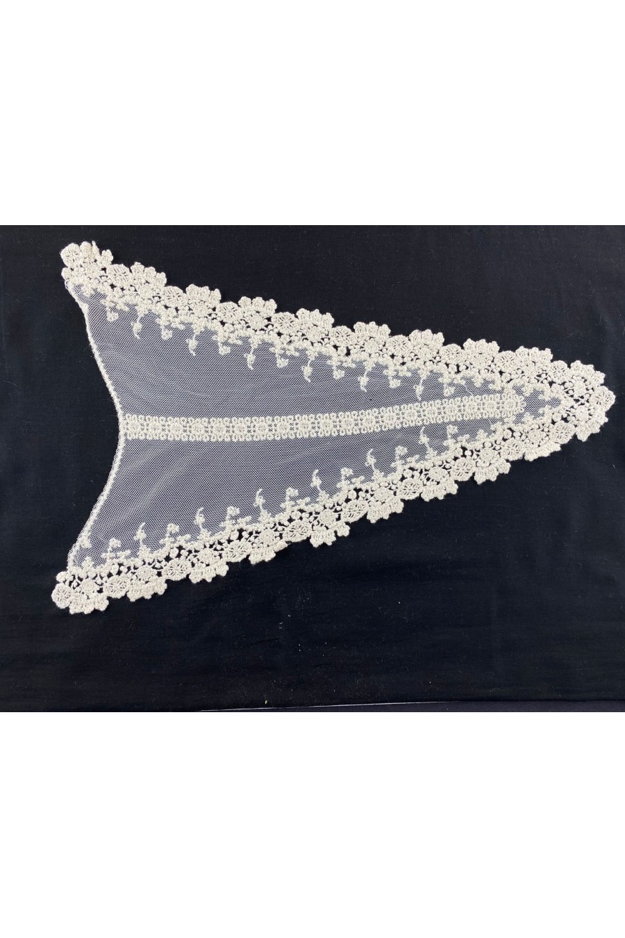 2921-ADET Pamuk Ham Brode Yaka Kumaş