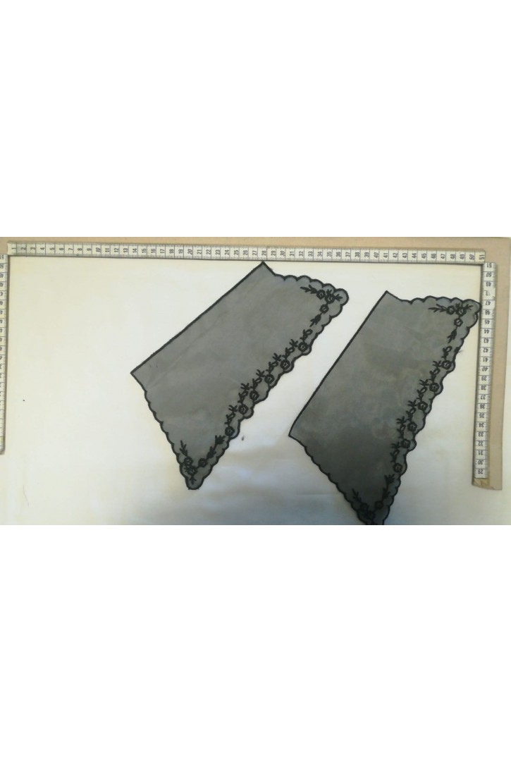 Siyah Organze Yaka Brode Kumaş