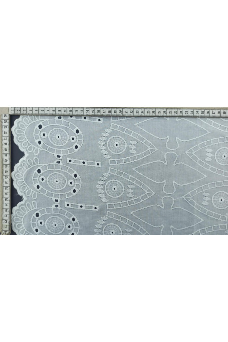 Siyah Bohrer Kesilmiş Tül