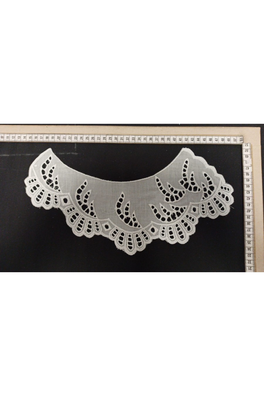 Yerli Mat Polyester Vual Yaka Brode