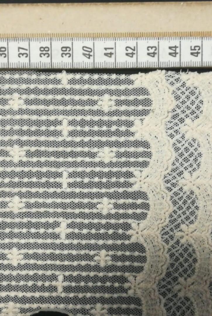 Brode Bant Tül Üzeri Pamuklu Kumaş 25 cm