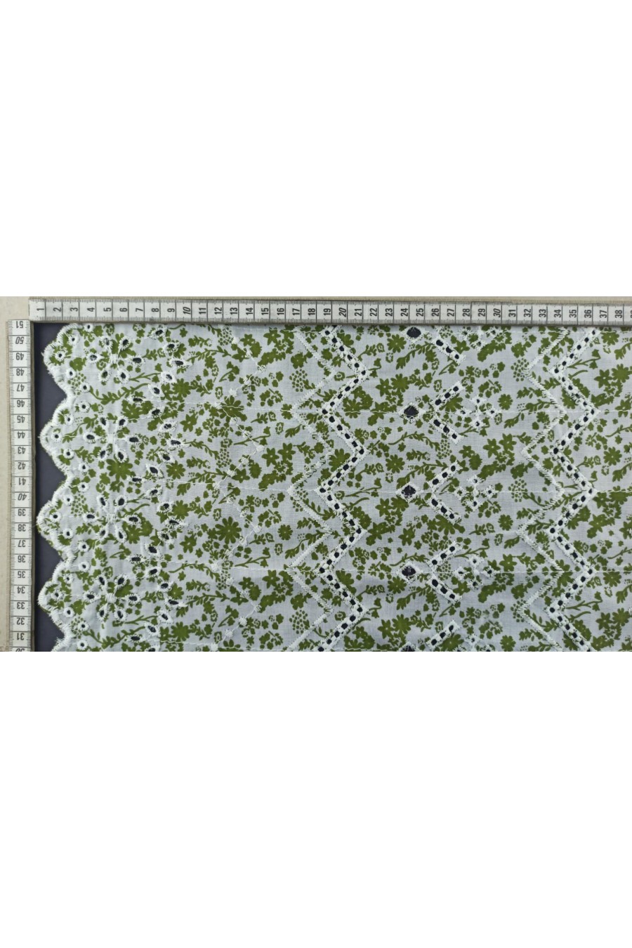 Pigment Baskılı 2. Kalite Yeşil Brode Kumaş