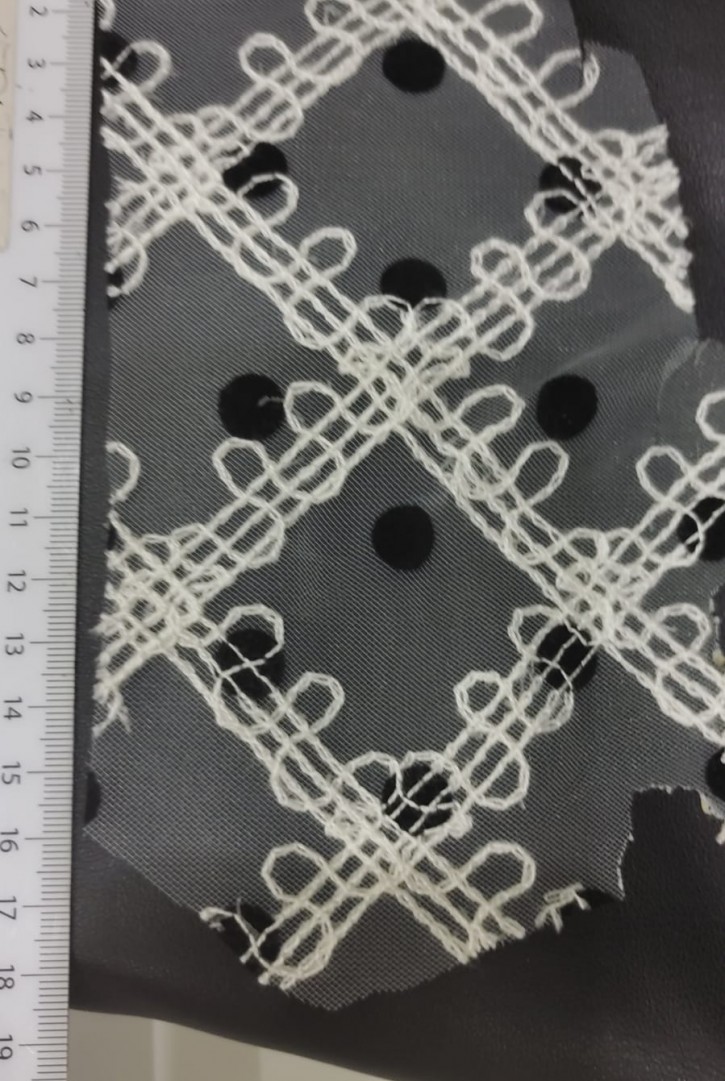 14012 BRODE/YERLİ/LEZ/TÜL ÜZERİ/POLYESTER/PUANTİYELİ/SİYAH BASKI/KIRIK BEYAZ İP/KIRIK BEYAZ/140 CM