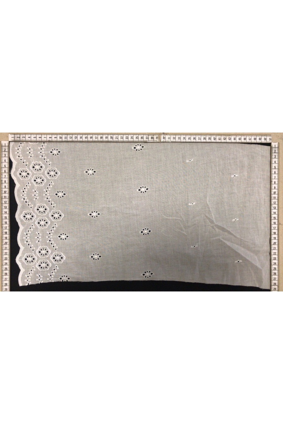 8261-METRE Pamuk Bohrerli Vual Brode Kumaş, Kasar İşlemli