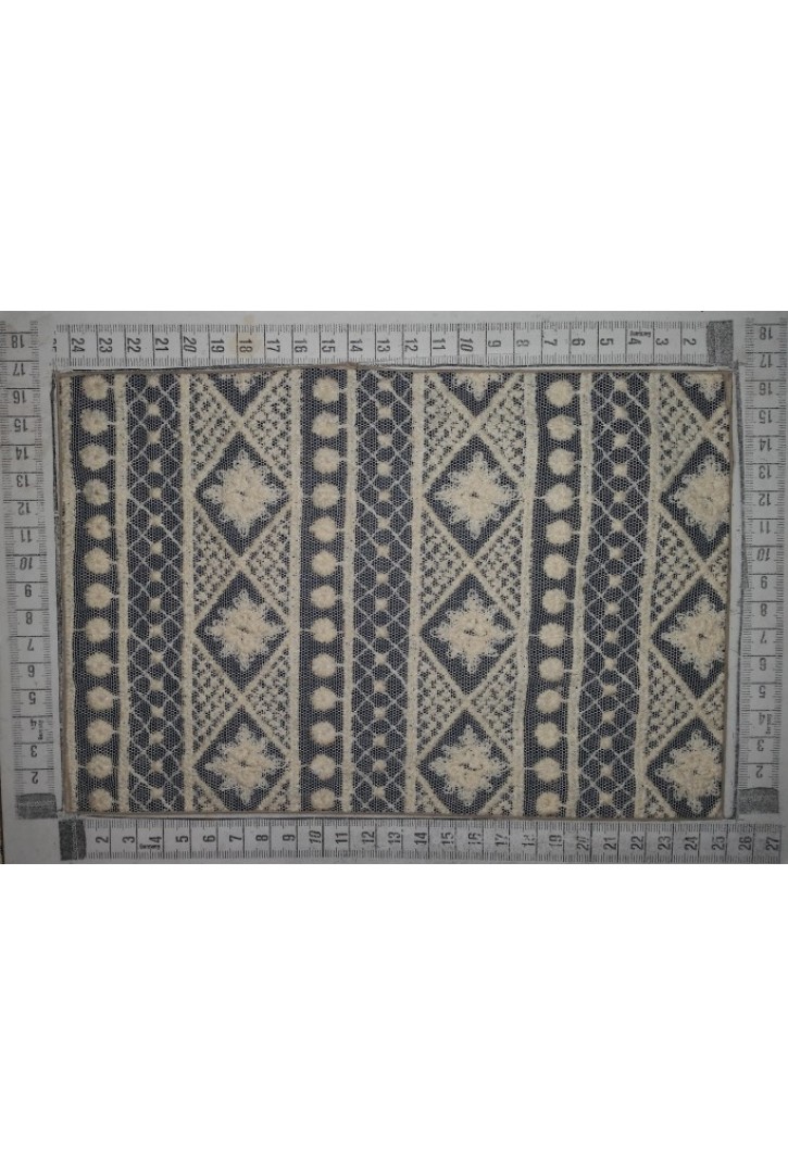 Siyah Mat Polyester Tül Üzeri Brode Kumaş