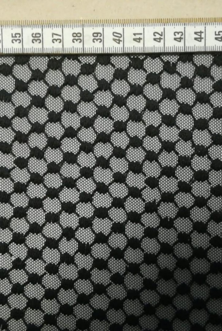 140 cm Beyaz Mat Polyester Tül Üzeri Brode Kumaş