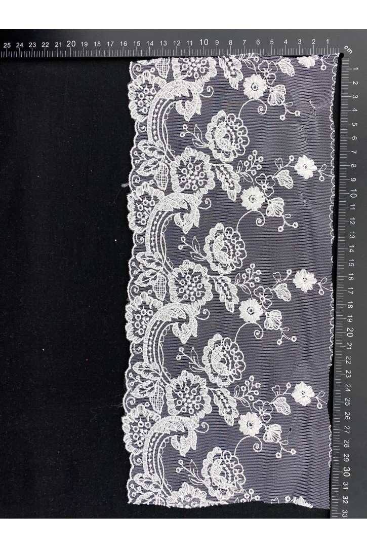 Parlak Gül Desenli Brode Bant, Tül Üzeri