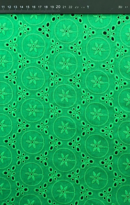 Benetton Yeşili Bohrerli Pamuk Vual İthal Brode Kumaş