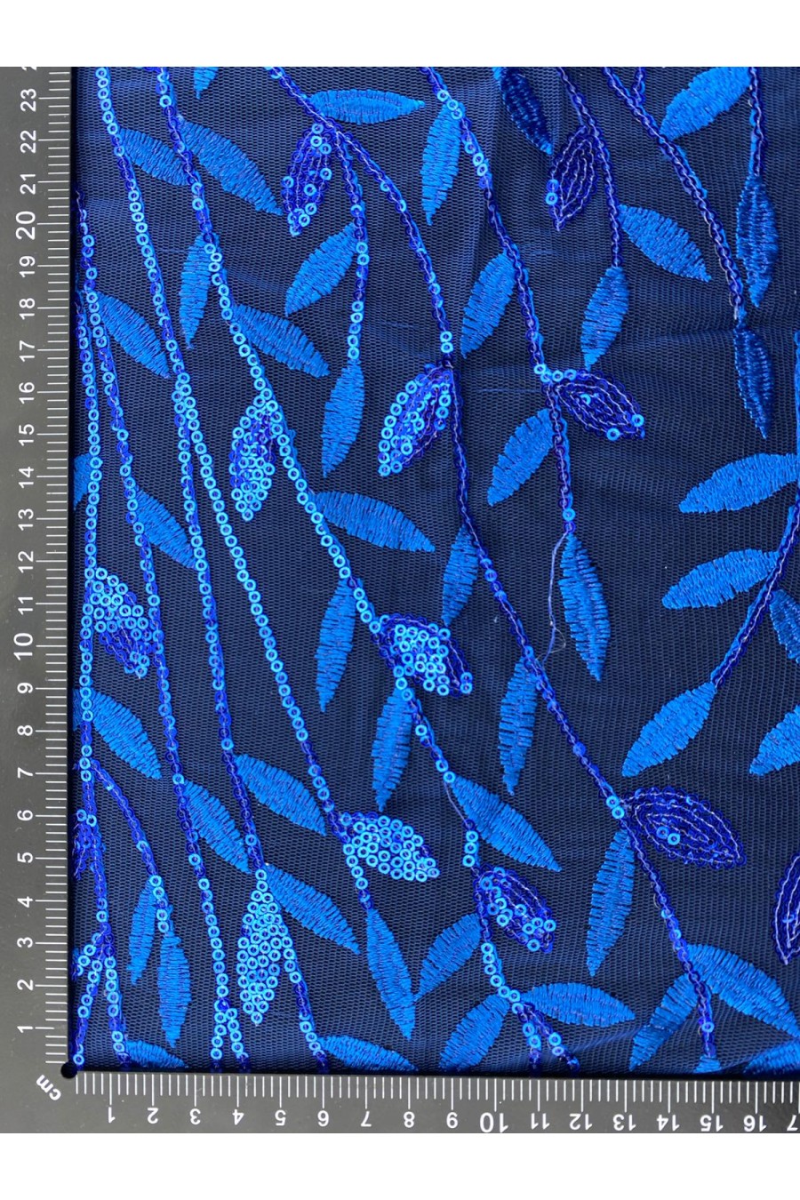 Mavi Zemin Üzeri Mavi Pullu Likralı Tül Kumaş, 135 cm