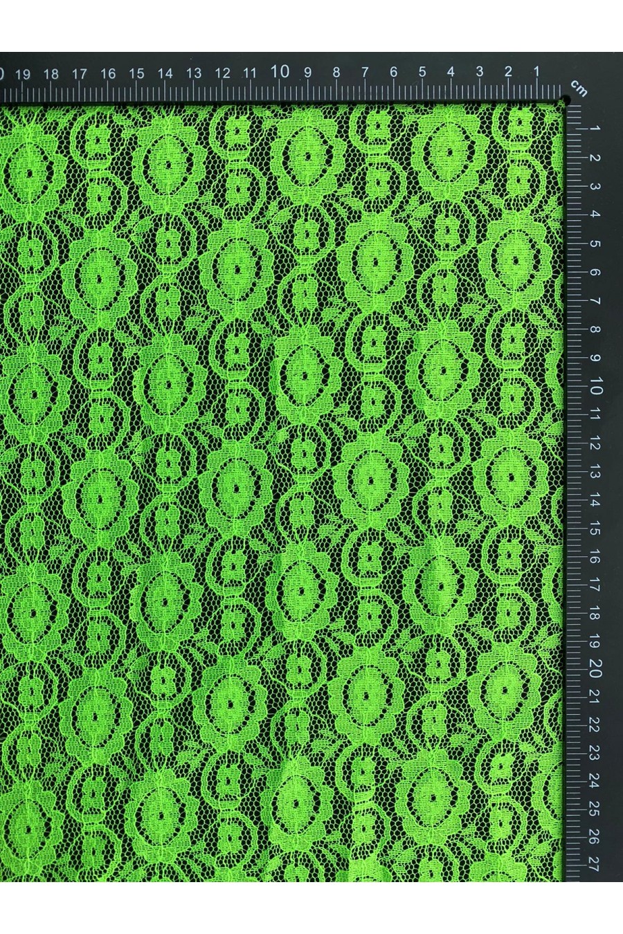 Neon Yeşil Pamuk Polyester Dantel Kumaş