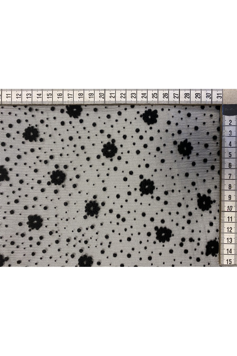 Siyah Çiçek Desenli Puanlı Flok Baskı Tül