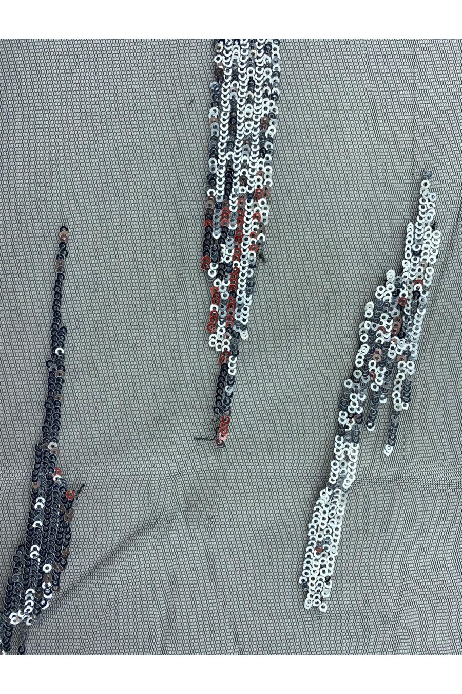 Siyah Zemin Gümüş Pullu Likralı Tül, 140 cm