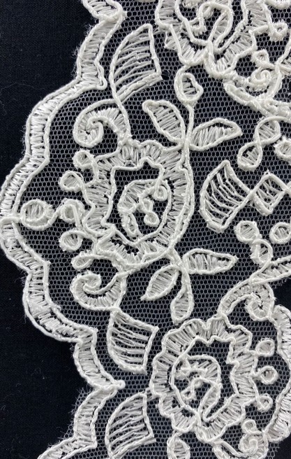 12B1297-1 Kodlu Ham Tül Üzeri Kordlu Brode Bant, 10 cm