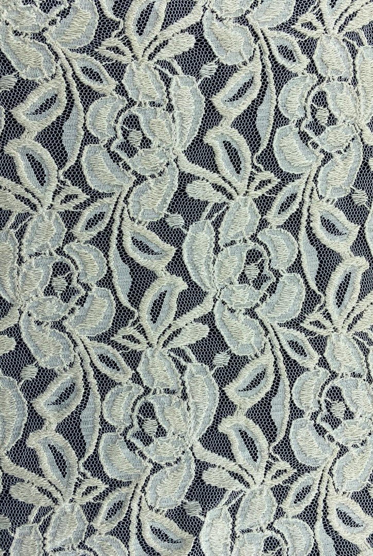 Fikse Edilmiş Kabartmalı İthal Dantel