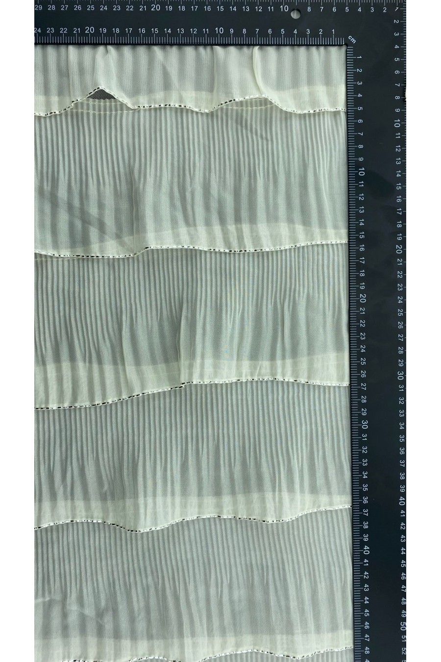 Krem Fırfırlı Naylon Tül Üzeri, İthal