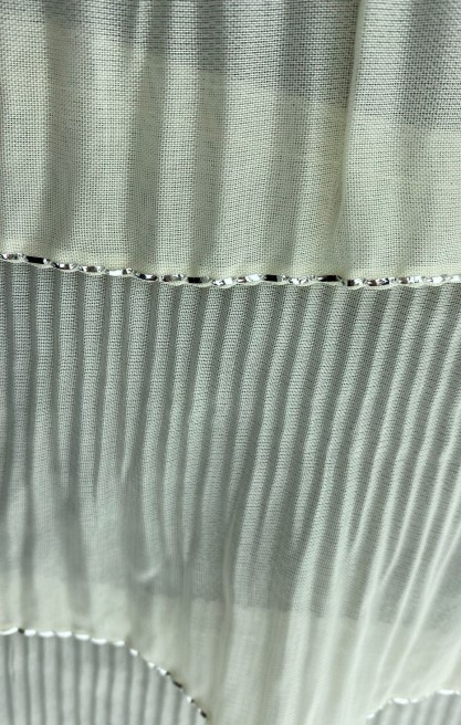 Krem Fırfırlı Naylon Tül Üzeri, İthal