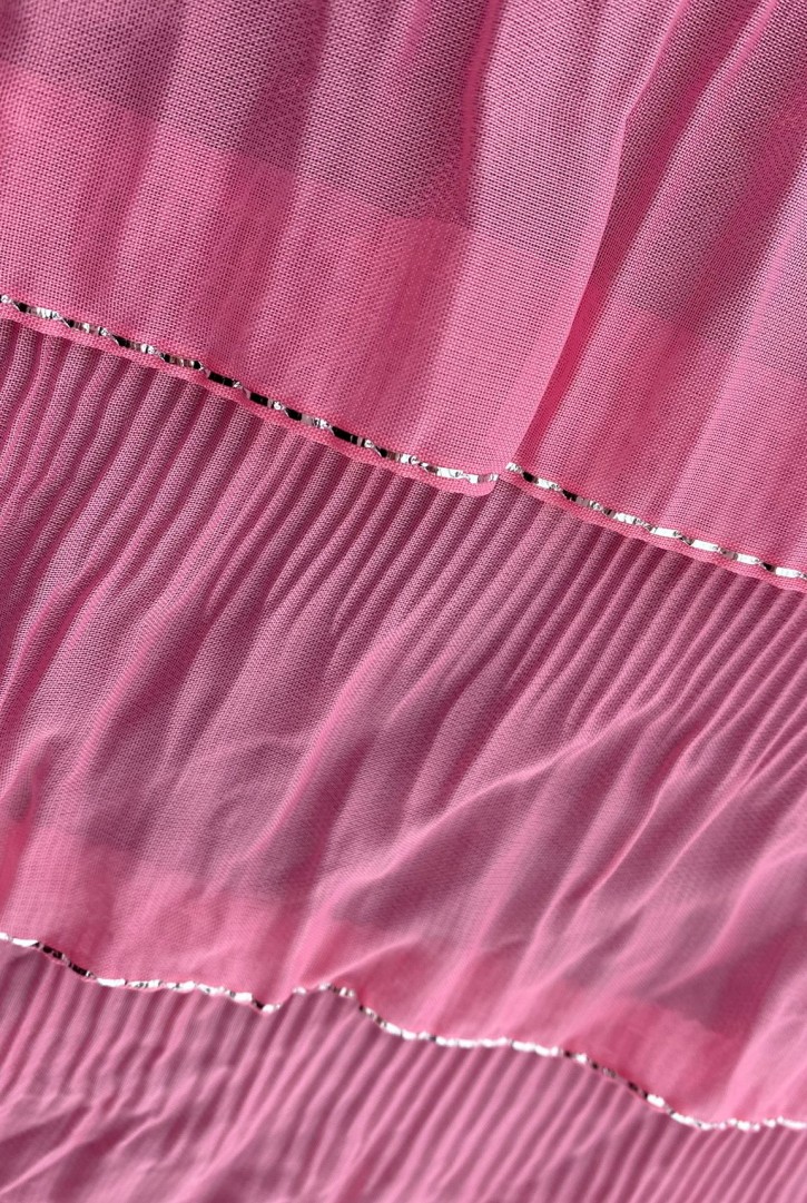 Pembe Fırfırlı Naylon Tül Üzeri İthal Kumaş