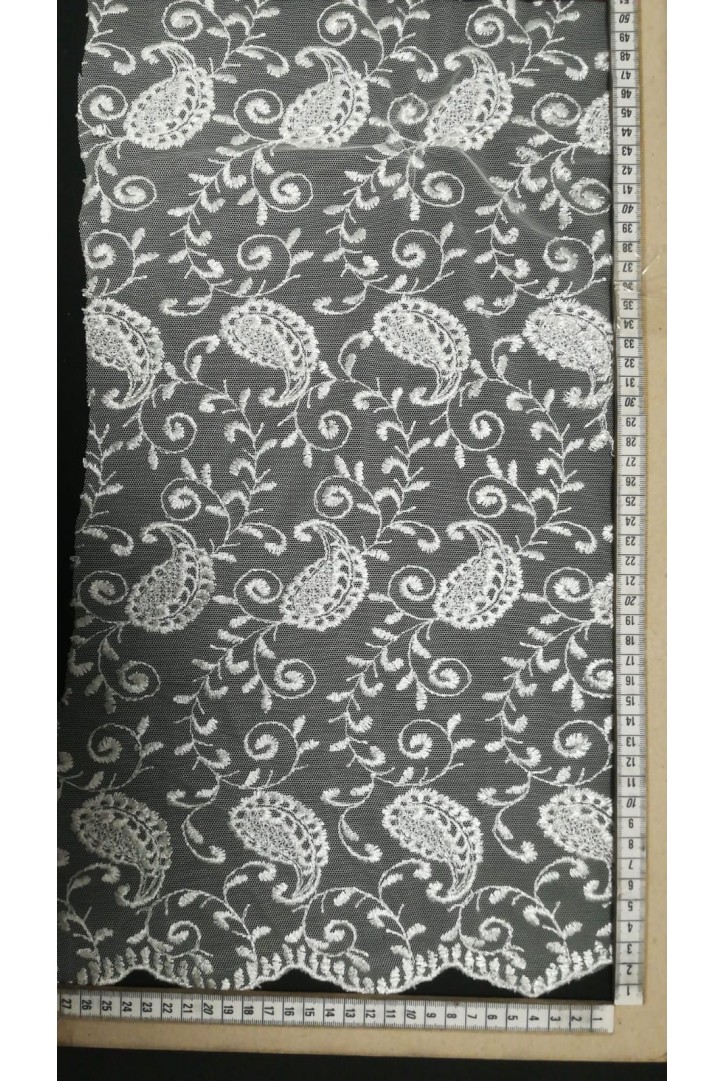 Mat Yerli Tül Üzeri Brode