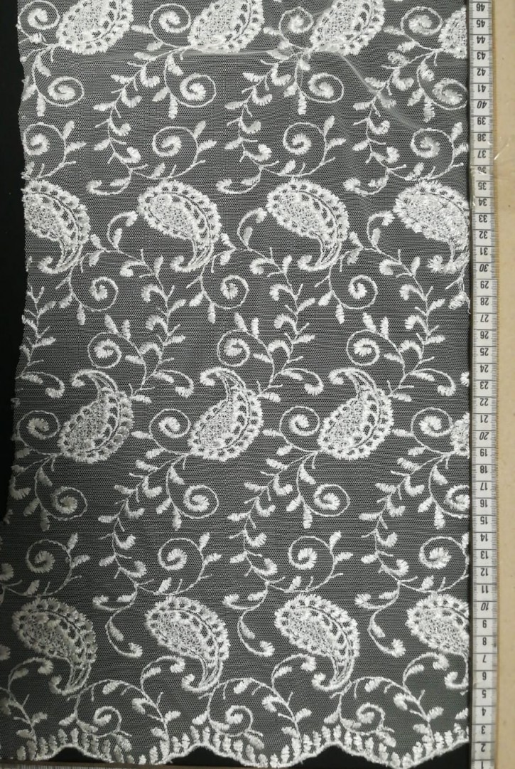 Mat Yerli Tül Üzeri Brode