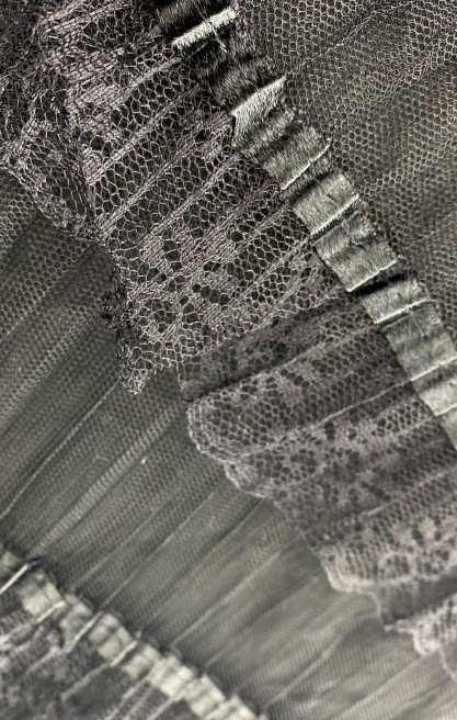 Siyah Fırfırlı İthal Naylon Tül