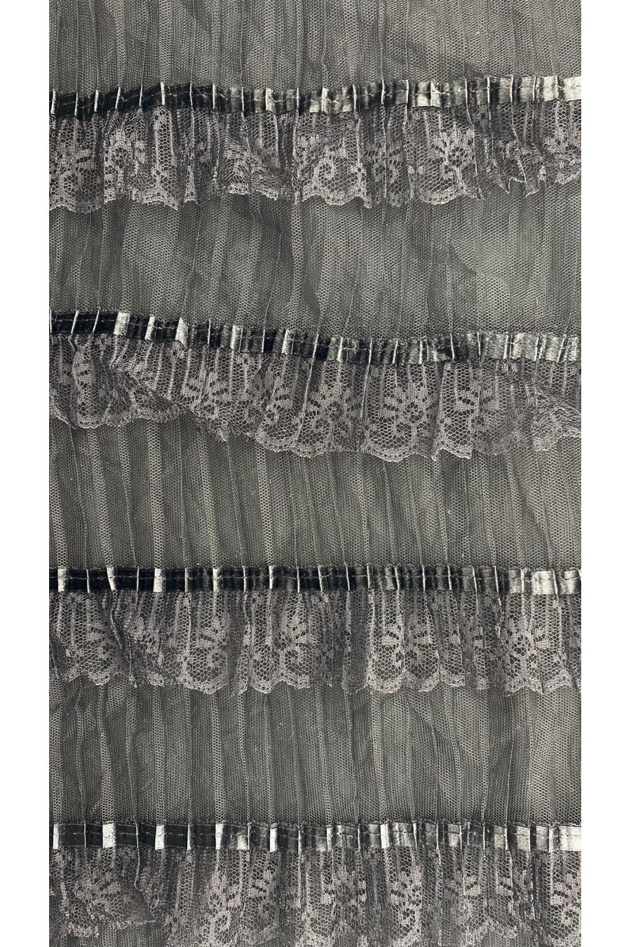 Siyah Fırfırlı İthal Naylon Tül