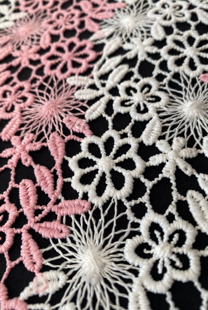 Pembe-Beyaz Mat Güpür Brode