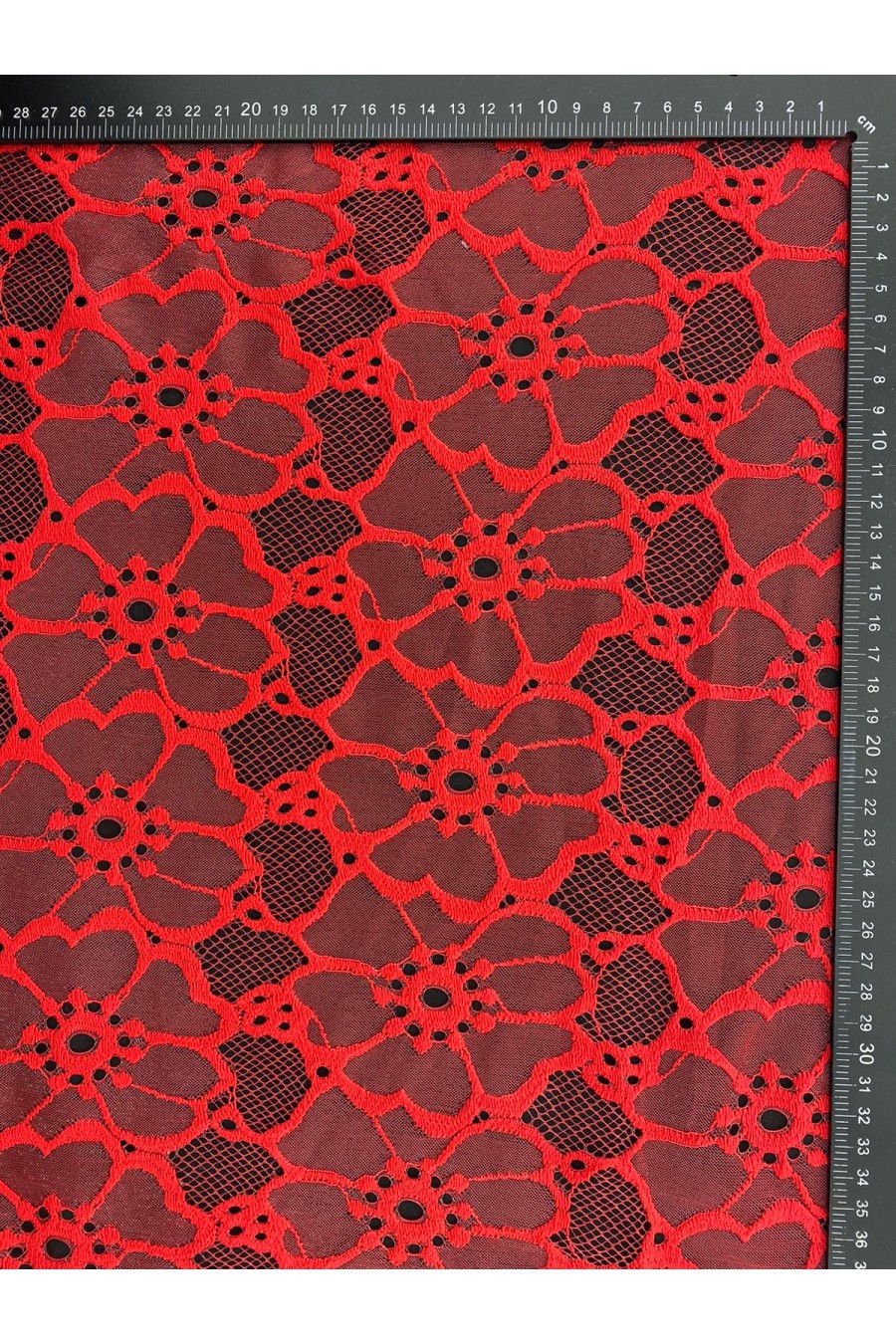 Kırmızı Parlak Polyester Dantel Kumaş - 135 cm