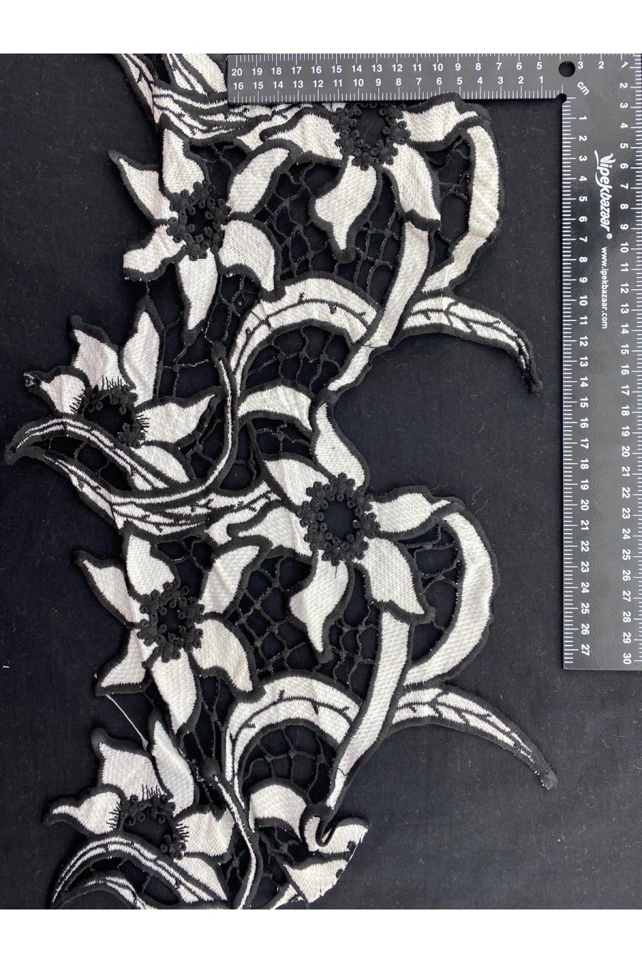 25 cm Siyah-Beyaz İthal Polyester Brode Bant