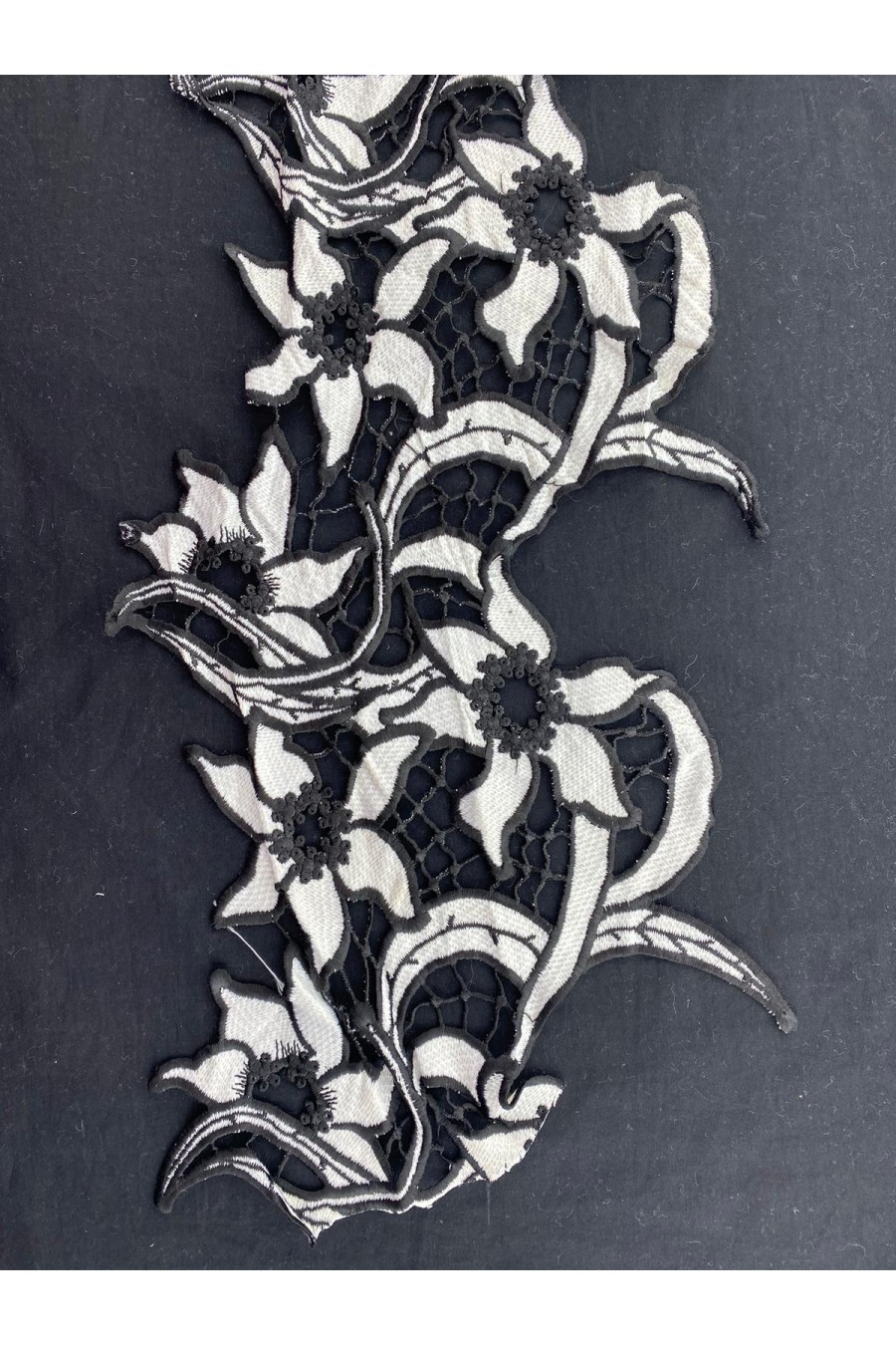 25 cm Siyah-Beyaz İthal Polyester Brode Bant