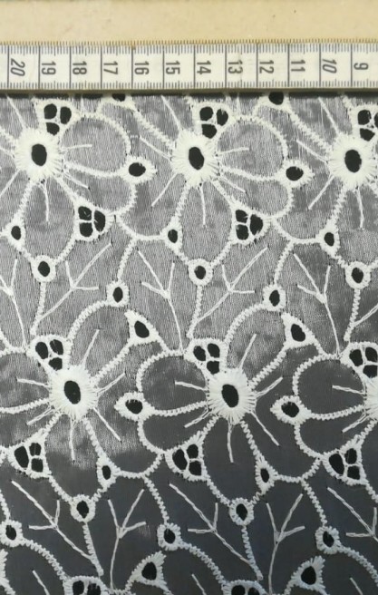 Beyaz Organze Üzeri Polyester Brode Kumaş