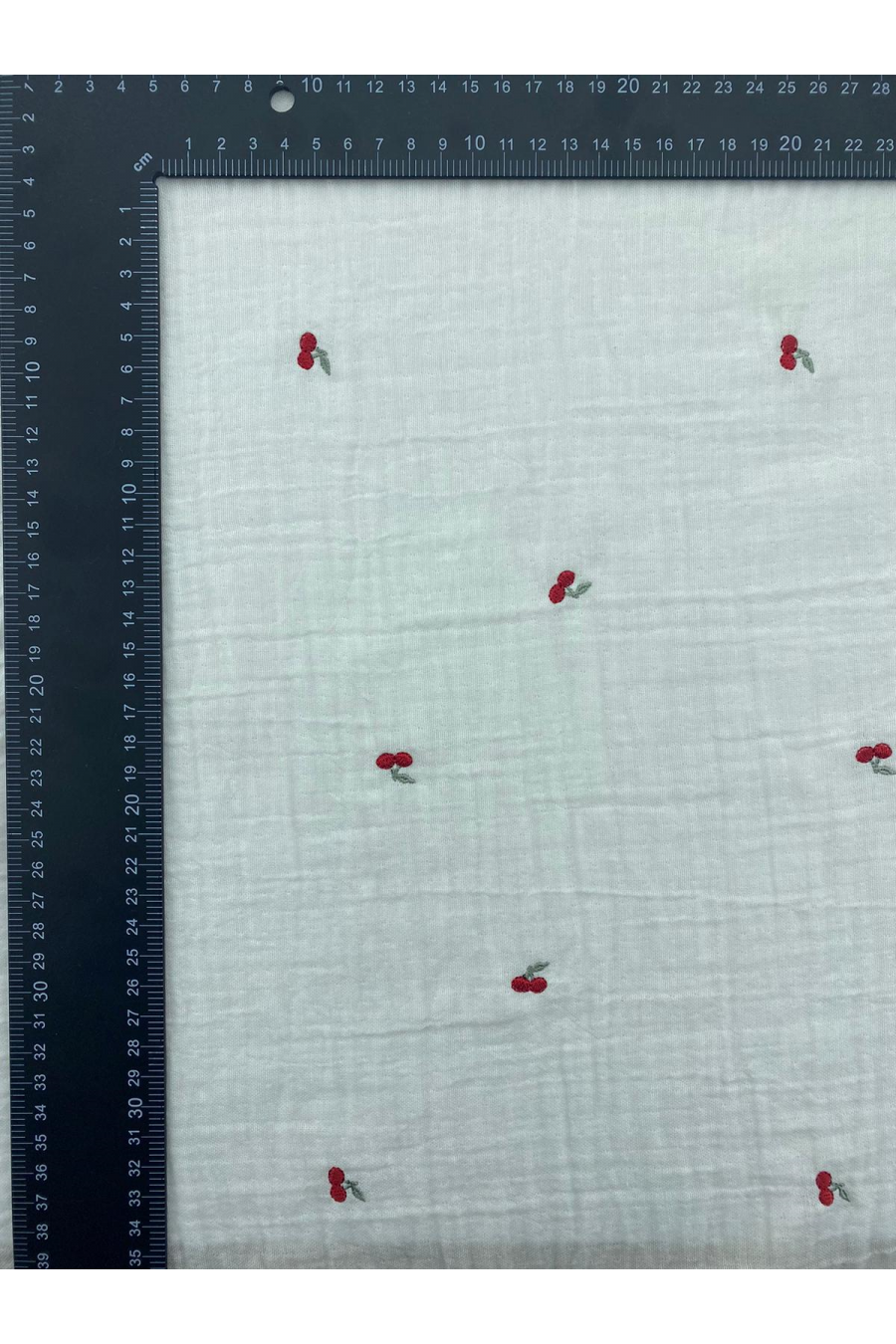 22038-METRE 22038 BRODE/YERLİ/LEZ/MÜSLİN/PAMUK POLYESTER/KİRAZ NAKIŞLI/PFD ZEMİN/KIRMIZI-YEŞİL KİRAZ