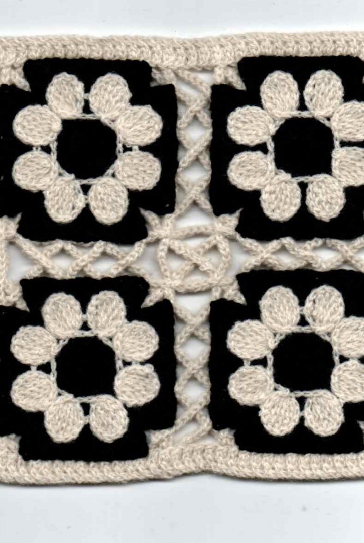 Beyaz-Siyah Tığ İşi Aplik