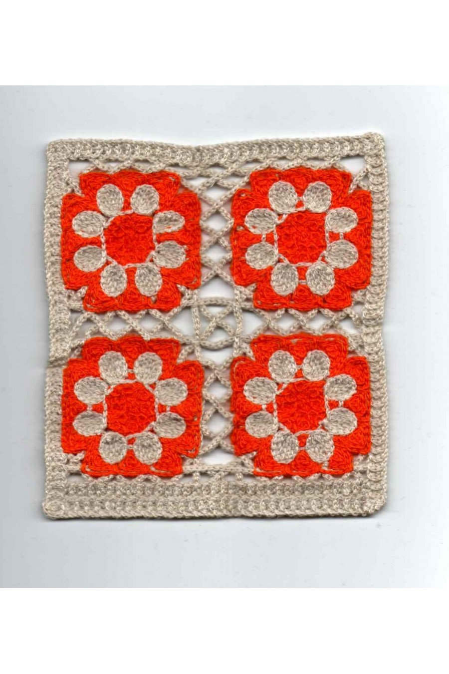 Beyaz-Turuncu Tığ İşi Akrilik Aplik