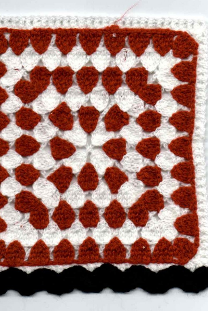 Kiremit-Beyaz Akrilik Tığ İşi Aplik