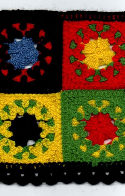 Siyah-Kırmızı-Yeşil-Sarı Tığ İşi Aplik