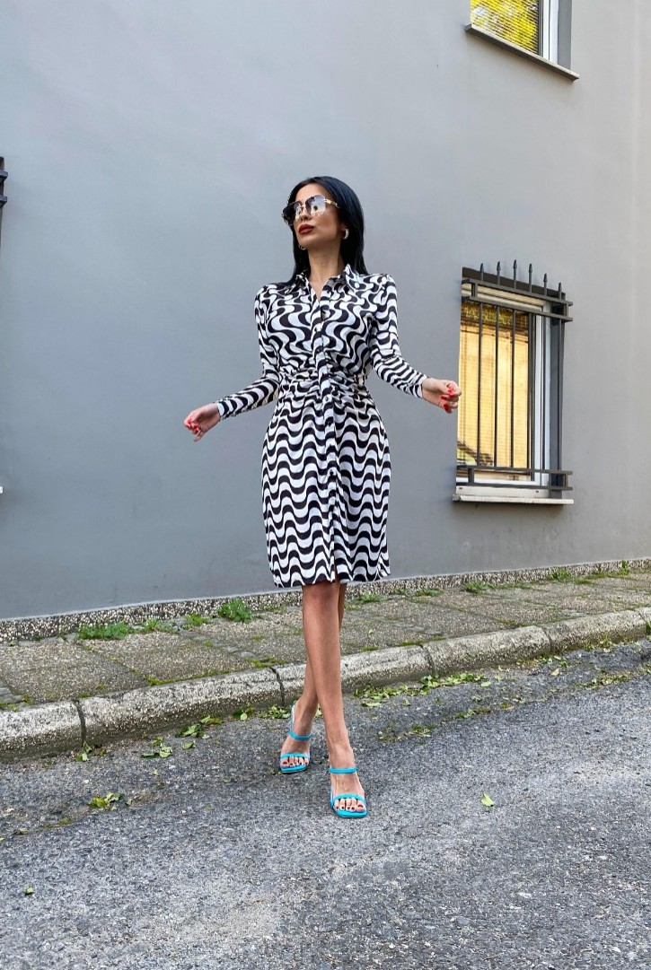 Kadın Kontrast Desenli Büzgülü Elbise