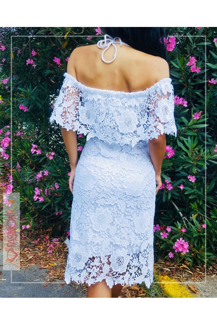 Kadın Çiçek Işlemeli Dar Kesim Elbise