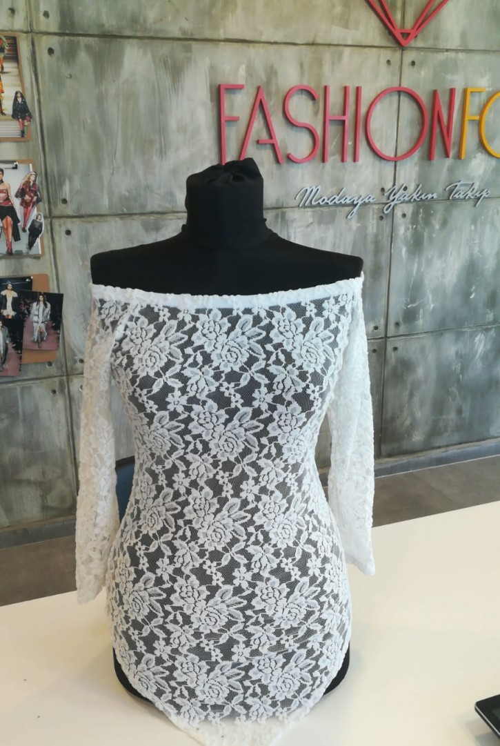 Kadın Madonna Yaka Transparan Bodysuit