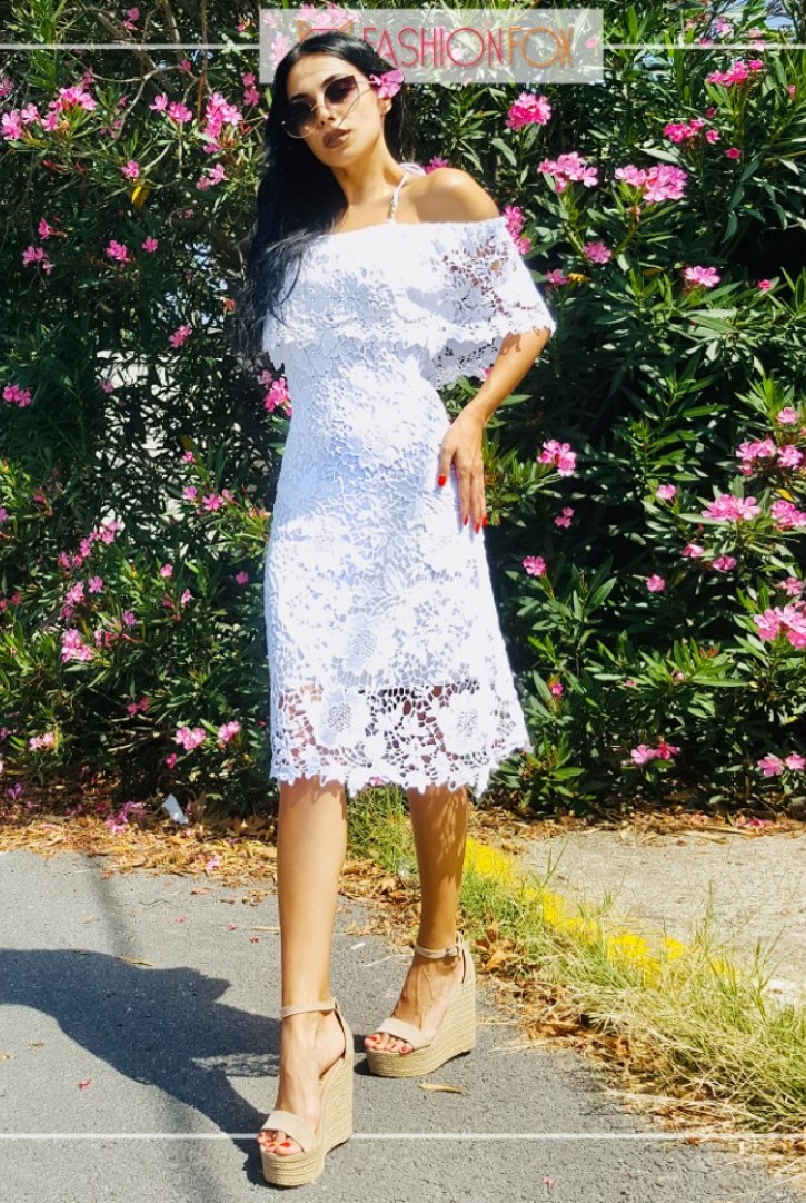 Kadın Çiçek Işlemeli Dar Kesim Elbise