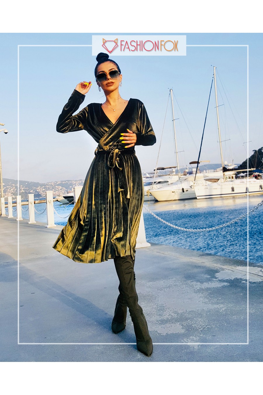 10218 Kadın Anvelop Yakalı Kadife Elbise